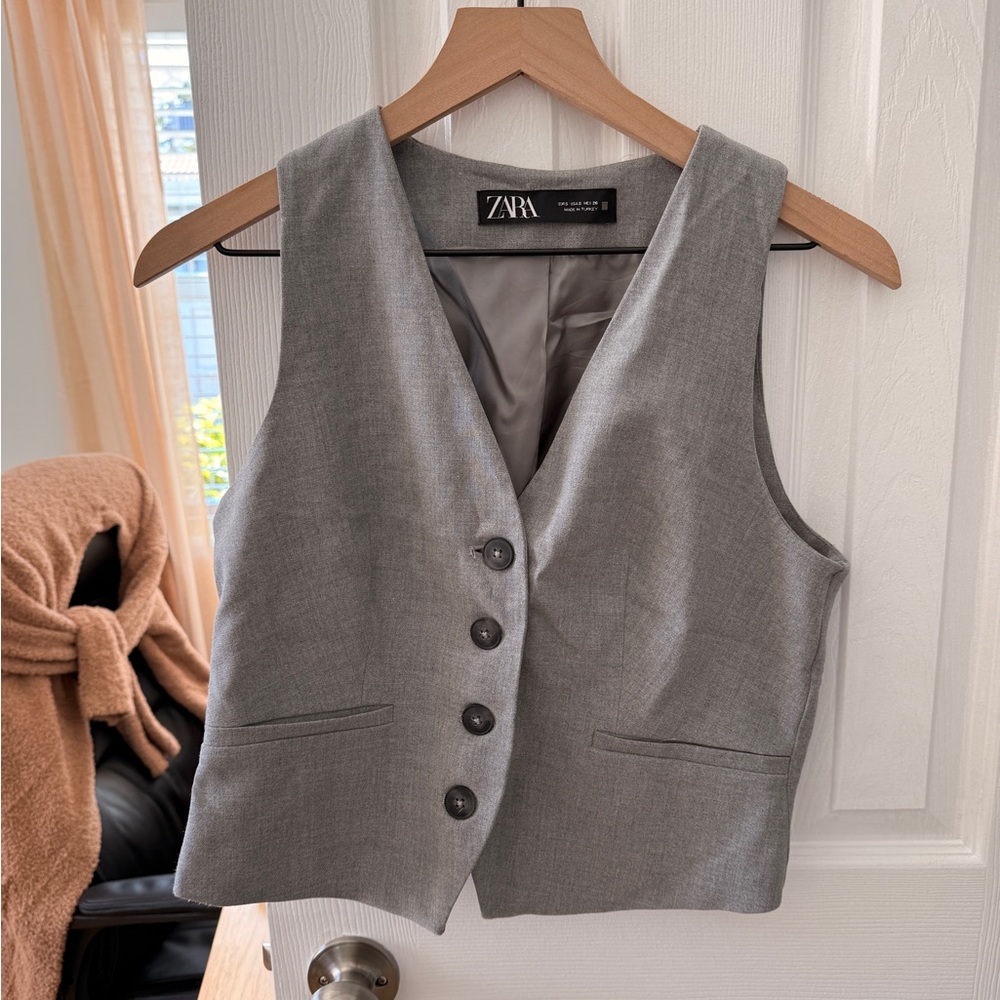 Zara Light Gray Sleeveless Vest